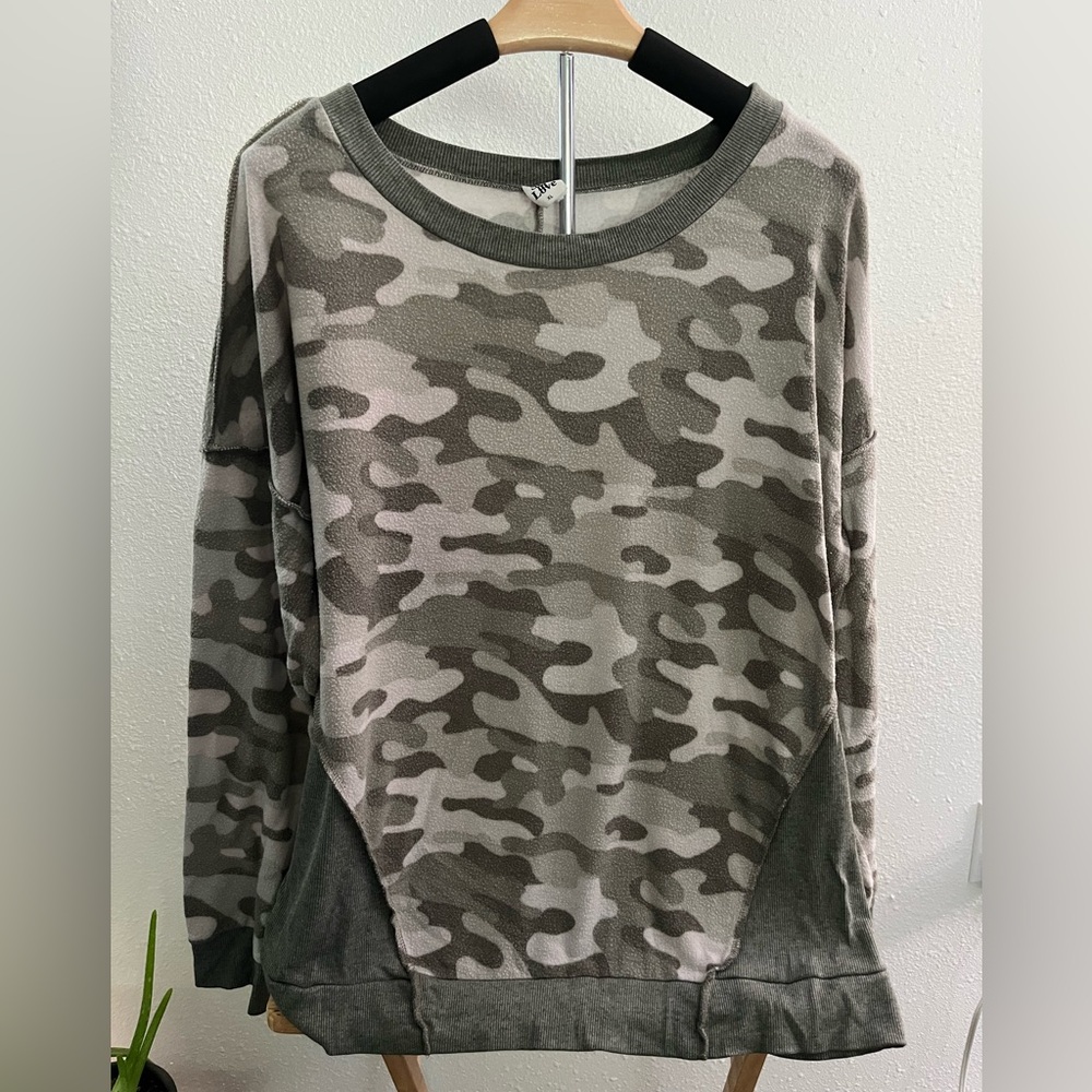 Sew In Love Olive Camo Lightweight sweatshirt, distressed EUC